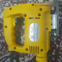 عمود بر .|ابزارآلات|نقده, |دیوار