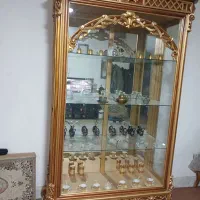 ویترین ،جنس چوب تمام گردو۳۰۰۰۰۰۰میلیون تومان