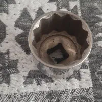 دوعدد بکس و اچار وانبر|ابزارآلات|اندیشه, اندیشه فاز ۱|دیوار