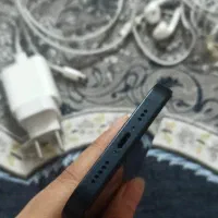 گوشی آیفون 13 با هندزفری و شارژر ، درحد نو بدون خش|موبایل|قم, شاه سید علی|دیوار