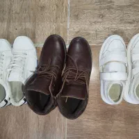 سه جفت کفش سالم و تمیز