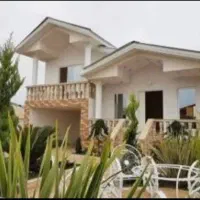 زمین مسکونی.. /درب حیاط /