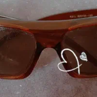 عینک آفتابی UV اصل وشیک باقیمت فوق العاده استثنایی