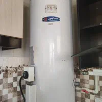اب گرمکن مخزن دار ایستاده