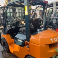 لیفتراک ۲ تن تویوتا سری ۷ اف مدل ۲۰۰۹ دوگانه سوز