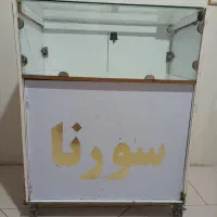 میز پیشخوان ویترین