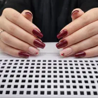 کاشت ناخن|خدمات آرایشگری و زیبایی|مشهد, یاس|دیوار