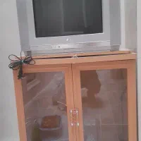 تلویزیون ۲۹ اینچ ال جی و میز تلویزیون