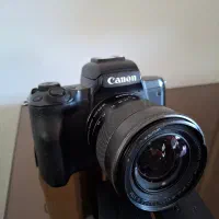 دوربین کانن m50