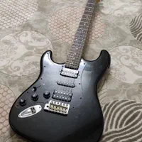 گیتار  (برقی) دست چپ