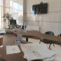 به یک نفر مشاور خانم