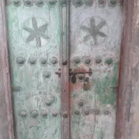 در چوبی قدیمی