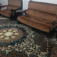 فروش دو دست مبل راحتی و مدل آمریکایی چوبی|مبلمان خانگی و میز عسلی|رباط‌کریم, رباط‌کریم|دیوار