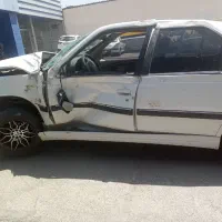 خودرو تصادفی بر میدارم