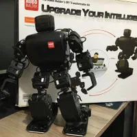 ربات انسان نمای Robo builder