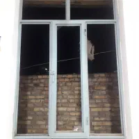 پنجره آهنی باشیشه