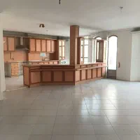 آپارتمان۱۴۵متر نزدیک به حاشیه وکیل آباد و مترو
