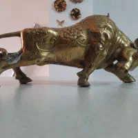مجسمه گاو وحشی برنزی تایلندی