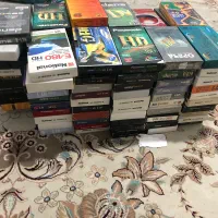 نوار ویدئو به تعداد ۱۱۱ عدد و دستگاه ویدئو