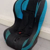 صندلی کودک داخل ماشین