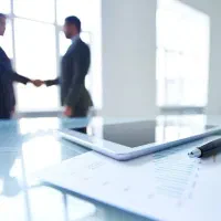 به تعدادی همکار جهت تکمیل کادر