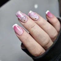 فشیال کار مژه کار ناخنکار حرفه ای