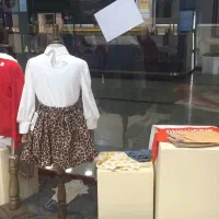 واگذاری دکور و اجناس مغازه|فروشگاه و مغازه|یزد, |دیوار