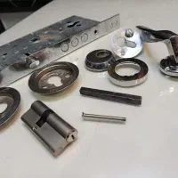 قفل ومغذی درب|مصالح و تجهیزات ساختمان|اصفهان, سرشبادران|دیوار