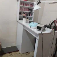 فروش وسایل کاشت ناخن با میز بصورت یک جا|آرایشگاه و سالن‌های زیبایی|عنبرآباد, |دیوار