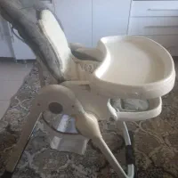 صندلی غذا کودک تمیز ومرتب