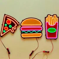 پیک موتوری فست فود
