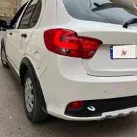 کوییک R سفید و مشکی