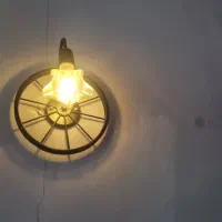 لوستر دیواری با لامپ ستاره ای و لامپ کلاه خودی