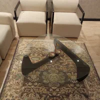 مبل ۵ نفره با میز شیشه ای در حد نو