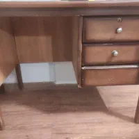 میز تحریر چوبی