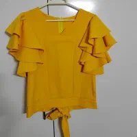 تعدادی لباس نو