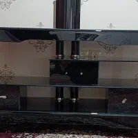 میز تلویزیون شیشه‌ای بزرگ