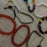 دستبند های خوش رنگ|بدلیجات|اندیشه, اندیشه فاز ۱|دیوار