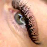 کاشت مژه/لیفت و لمینیت مژه و ابرو