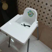 صندلی کودک بزرگ  و صندلی یا توالت فرنگی کوچک