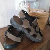 صندل تابستونی|کفش و لباس بچه|رشت, دروازه لاکان|دیوار