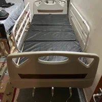 تخت بیمارستانی و ویلچر قابلیت تنظیم ارتفاع|آرایشی، بهداشتی، درمانی|لاهیجان, شهید آوینی|دیوار