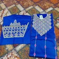 مقداری پارچه و لباس فروشی|لباس|بلوک, |دیوار