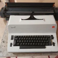 دستگاه تایپ ماشین تحریر