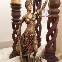 وکیل پایه یک دادگستری خانم و آقا، کیفری،حقوقی و..