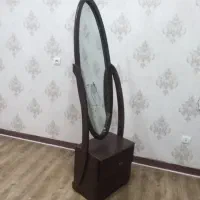 اینه ناخنی داخل هال رنگ قهوه ای