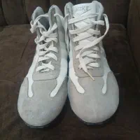 کتونی|کیف، کفش، کمربند|لار, |دیوار