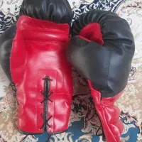 دستکش بوکس در حد نو