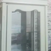 بوفه ویترینی با پروژکتور