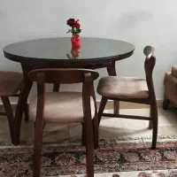 میز نهار خوری 4نفره در حد نو